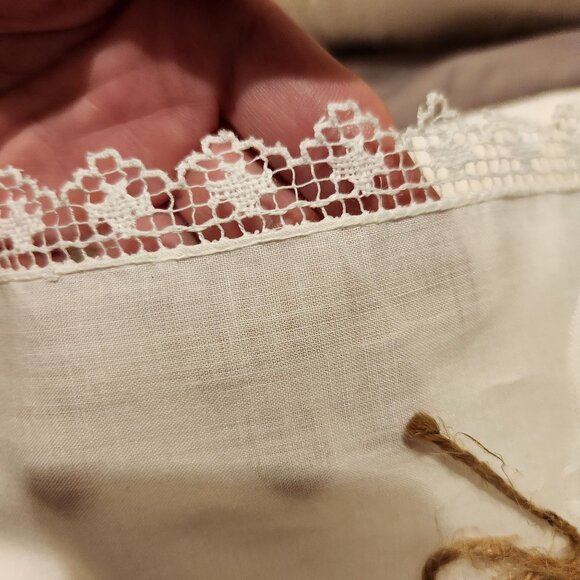 Handmade Vintage Linen Napkins Set Of 12 With Embroidered Floral Detail & Lace T - Picture 6 of 15